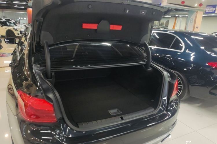 Used BMW 5 Series New Energy 2020 Mileage Upgrade Version 530Le Luxury Package Trunk
