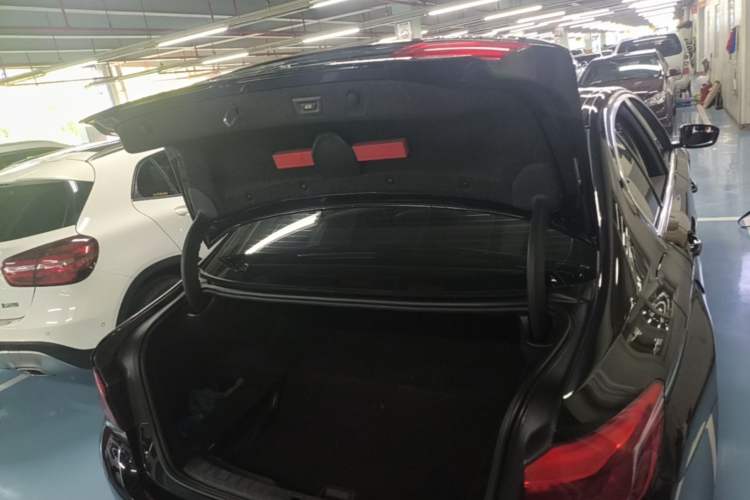 Used BMW 5 Series New Energy 2020 Mileage Upgrade Version 530Le Luxury Package Trunk