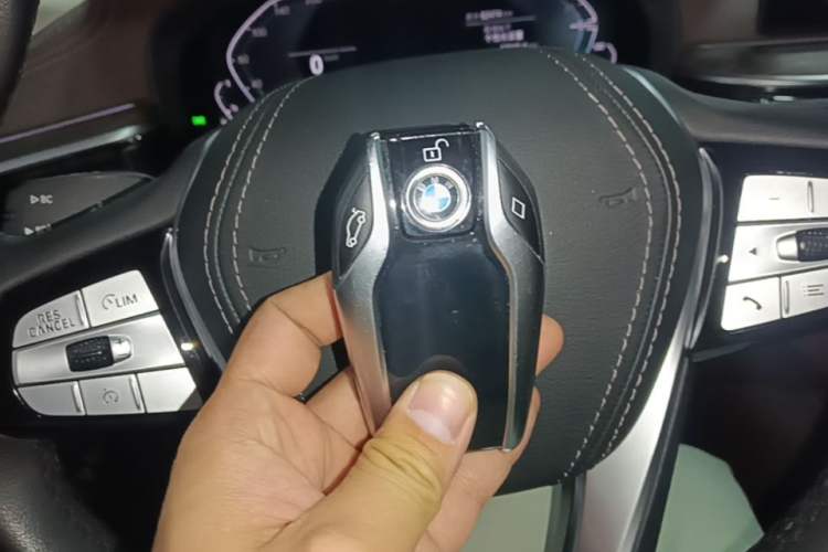 Used BMW 5 Series New Energy 2020 Mileage Upgrade Version 530Le Luxury Package Vehicle Key