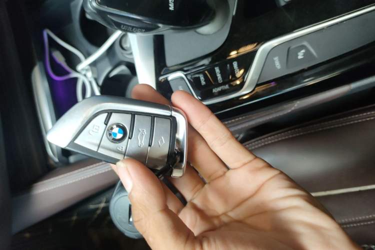 Used BMW 5 Series New Energy 2020 Mileage Upgrade Version 530Le Luxury Package Vehicle Key