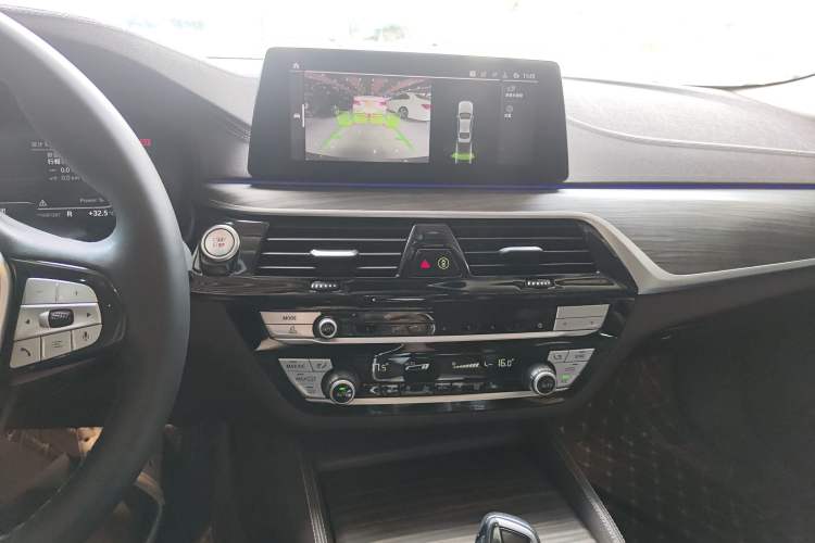 Used BMW 5 Series New Energy 2020 530Le Luxury Package Audio And AC Panel