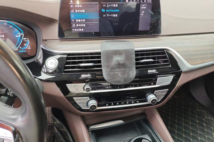 Used BMW 5 Series New Energy 2020 Mileage Upgrade Version 530Le Luxury Package Audio And AC Panel