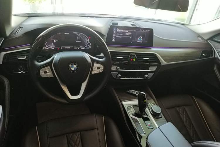 Used BMW 5 Series New Energy 2020 Mileage Upgrade Version 530Le Luxury Package Center Console