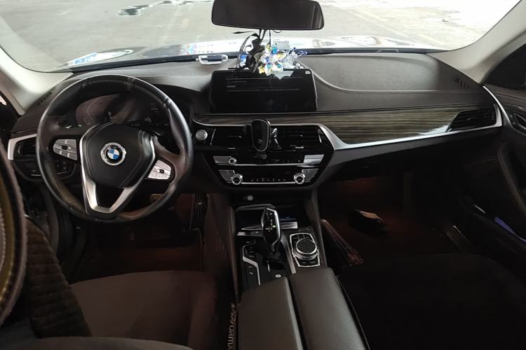 Used BMW 5 Series New Energy 2020 Mileage Upgrade Version 530Le Luxury Package Center Console