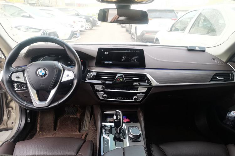Used BMW 5 Series New Energy 2020 Mileage Upgrade Version 530Le Pioneer Edition Center Console