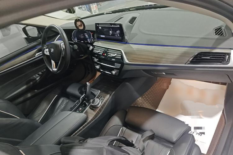 Used BMW 5 Series New Energy 2020 Mileage Upgrade Version 530Le Pioneer Edition Center Console