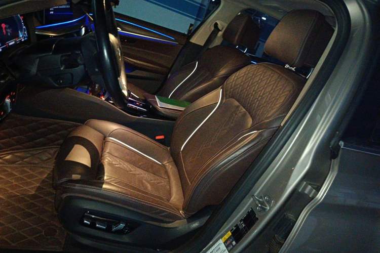 Used BMW 5 Series New Energy 2020 Mileage Upgrade Version 530Le Pioneer Edition Driver Seat