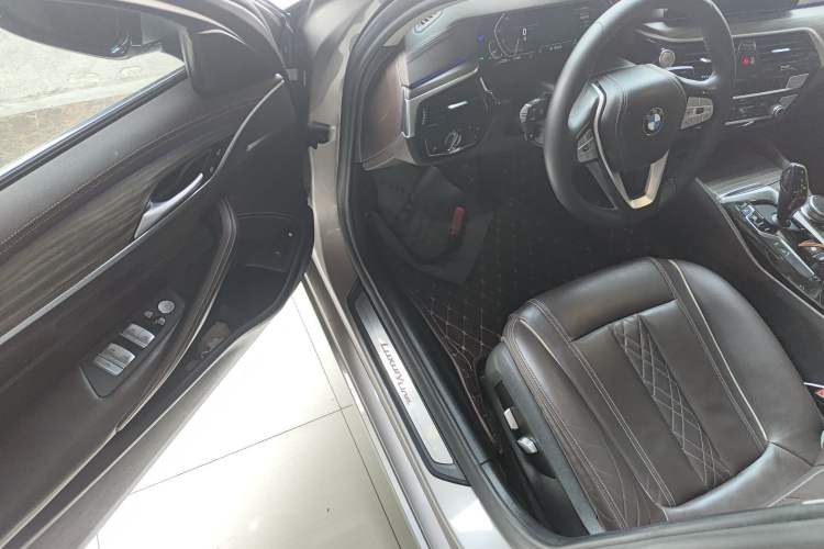 Used BMW 5 Series New Energy 2020 530Le Luxury Package Driver Seat