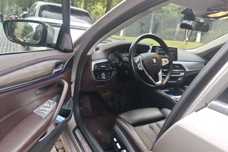 Used BMW 5 Series New Energy 2020 Mileage Upgrade Version 530Le Pioneer Edition Driver Seat