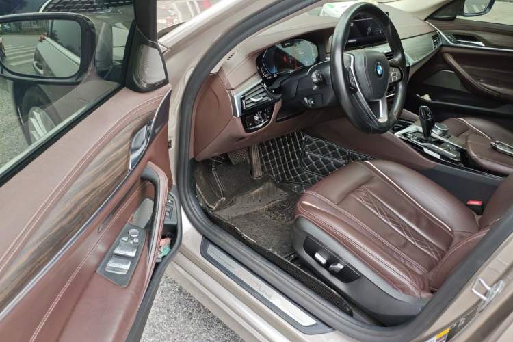 Used BMW 5 Series New Energy 2020 Mileage Upgrade Version 530Le Luxury Package Driver Seat