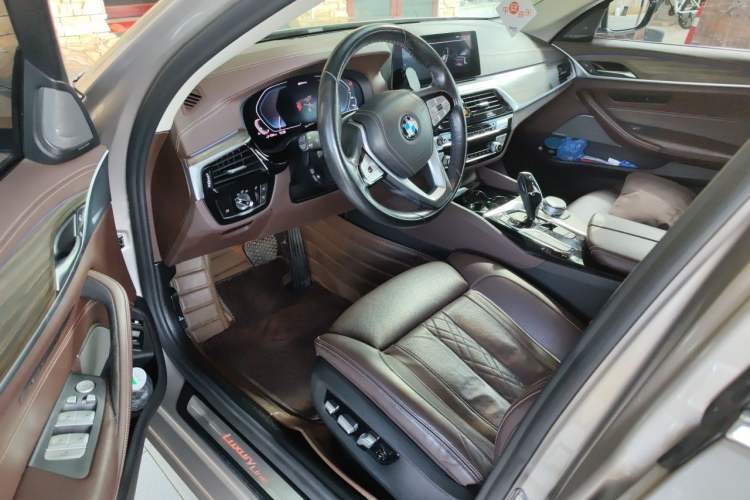 Used BMW 5 Series New Energy 2020 Mileage Upgrade Version 530Le Pioneer Edition Driver Seat