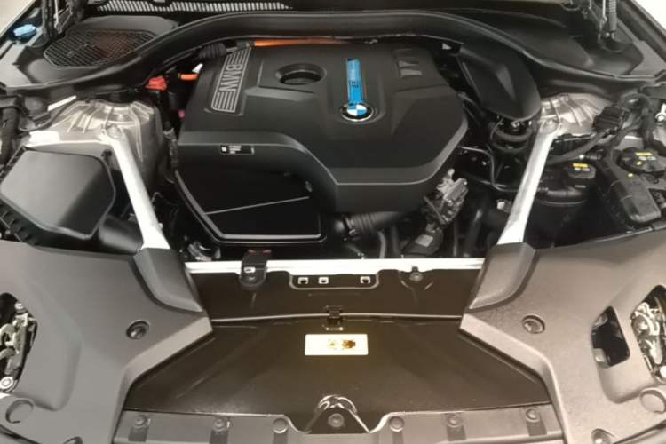 Used BMW 5 Series New Energy 2020 Mileage Upgrade Version 530Le Pioneer Edition Engine Bay