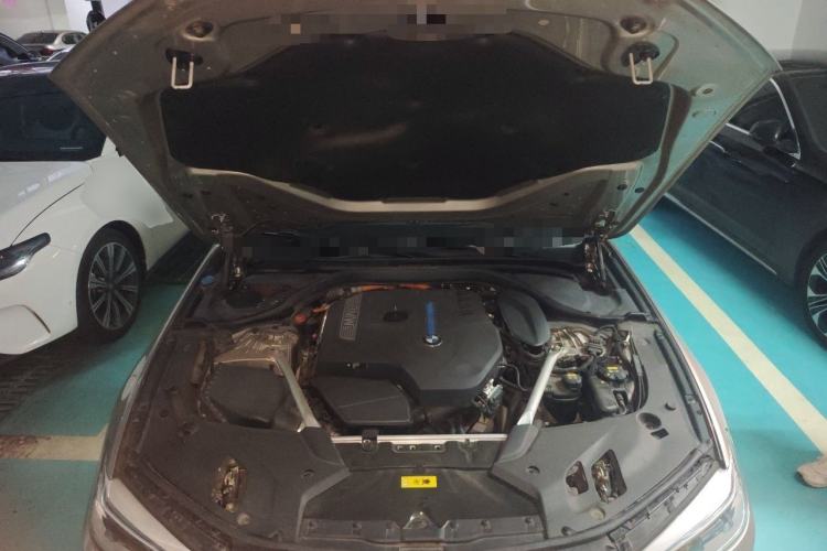 Used BMW 5 Series New Energy 2020 530Le Pioneer Edition Engine Bay