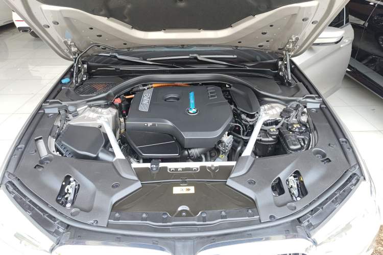 Used BMW 5 Series New Energy 2020 530Le Luxury Package Engine Bay