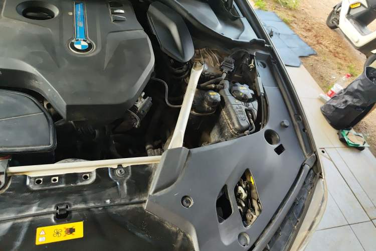 Used BMW 5 Series New Energy 2020 Mileage Upgrade Version 530Le Pioneer Edition Engine Bay Left
