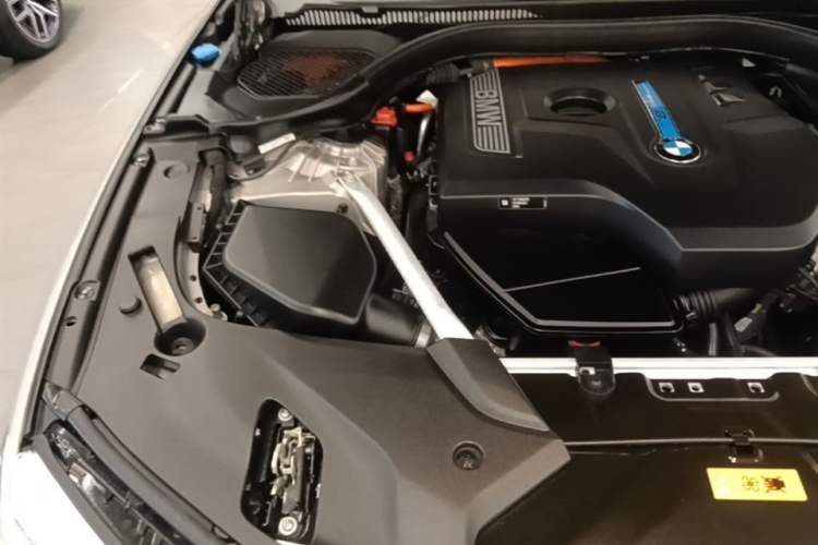 Used BMW 5 Series New Energy 2020 Mileage Upgrade Version 530Le Pioneer Edition Engine Bay Right