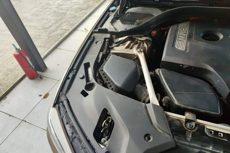 Used BMW 5 Series New Energy 2020 Mileage Upgrade Version 530Le Pioneer Edition Engine Bay Right