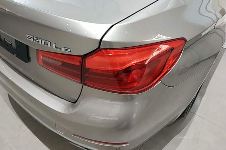 Used BMW 5 Series New Energy 2020 530Le Luxury Package Exterior 3