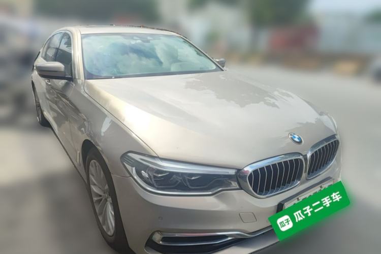 Used BMW 5 Series New Energy 2020 Mileage Upgrade Version 530Le Luxury Package Front Right 45 Deg