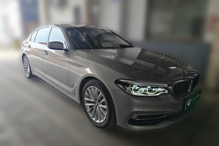 Used BMW 5 Series New Energy 2020 530Le Luxury Package Front Right 45 Deg