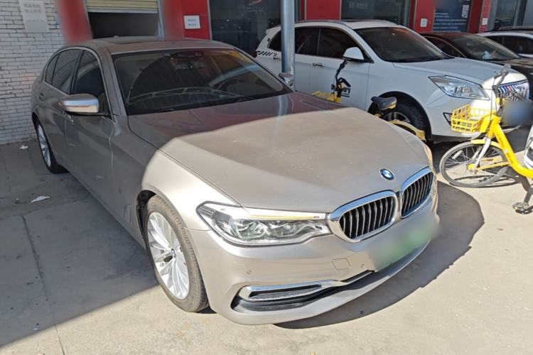 Used BMW 5 Series New Energy 2020 Mileage Upgrade Version 530Le Luxury Package Front Right 45 Deg