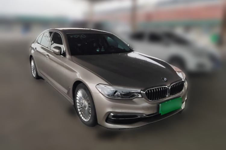 Used BMW 5 Series New Energy 2020 Mileage Upgrade Version 530Le Luxury Package Front Right 45 Deg
