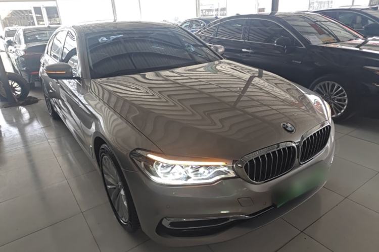 Used BMW 5 Series New Energy 2020 530Le Luxury Package Front Right 45 Deg