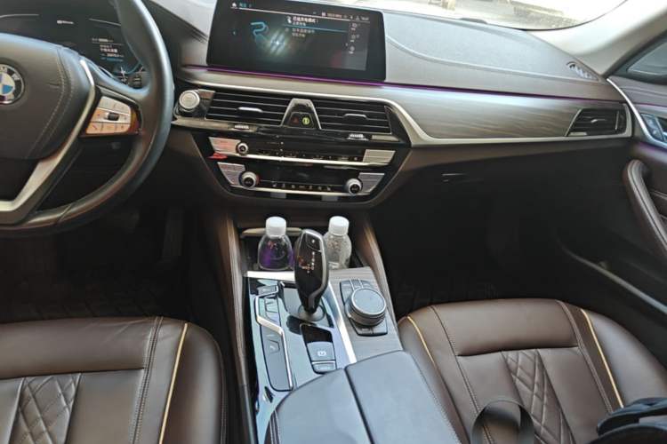Used BMW 5 Series New Energy 2020 Mileage Upgrade Version 530Le Luxury Package Gear Lever