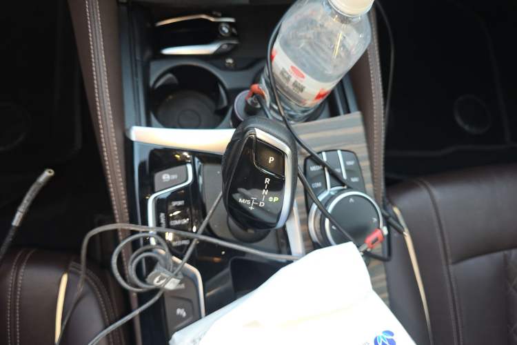 Used BMW 5 Series New Energy 2020 Mileage Upgrade Version 530Le Luxury Package Gear Lever