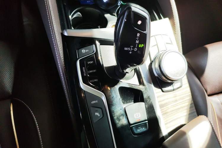 Used BMW 5 Series New Energy 2020 Mileage Upgrade Version 530Le Pioneer Edition Gear Lever