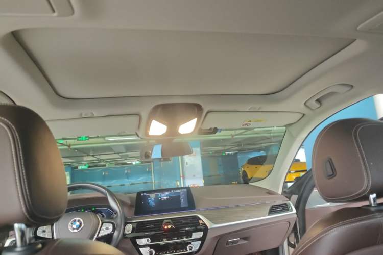 Used BMW 5 Series New Energy 2020 Mileage Upgrade Version 530Le Luxury Package Headliner