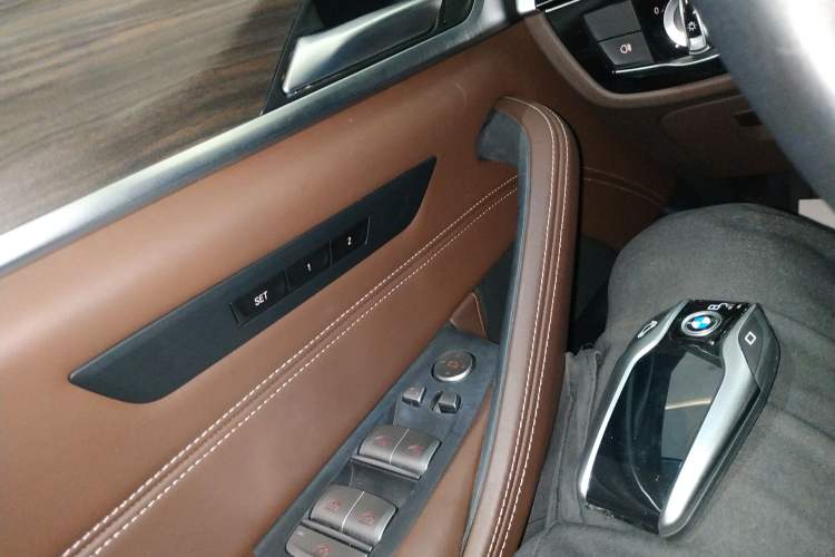Used BMW 5 Series New Energy 2020 530Le Luxury Package Interior 1