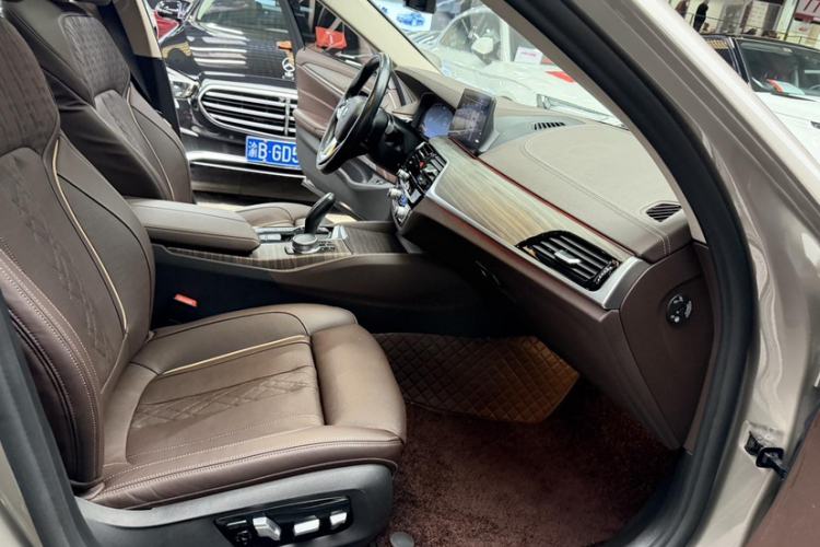 Used BMW 5 Series New Energy 2020 Mileage Upgrade Version 530Le Pioneer Edition Interior 11