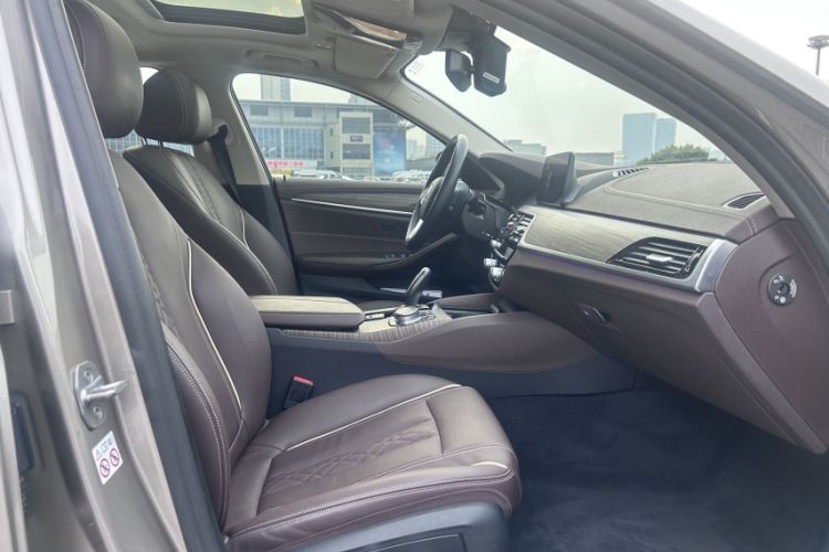 Used BMW 5 Series New Energy 2020 Mileage Upgrade Version 530Le Luxury Package Interior 4