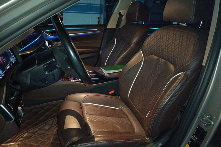 Used BMW 5 Series New Energy 2020 Mileage Upgrade Version 530Le Pioneer Edition Left Front Seat