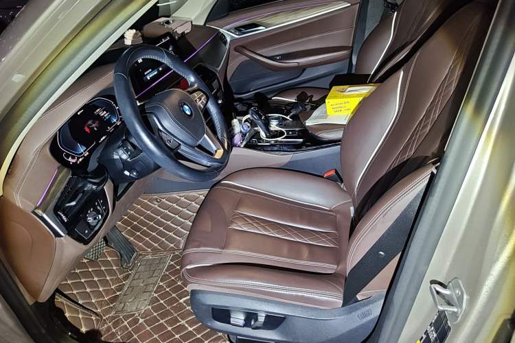 Used BMW 5 Series New Energy 2020 530Le Luxury Package Left Front Seat