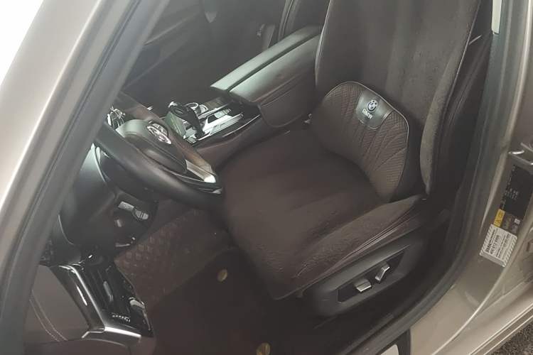 Used BMW 5 Series New Energy 2020 Mileage Upgrade Version 530Le Luxury Package Left Front Seat