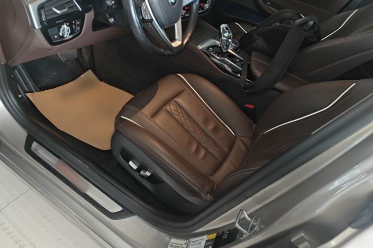 Used BMW 5 Series New Energy 2020 530Le Luxury Package Left Front Seat