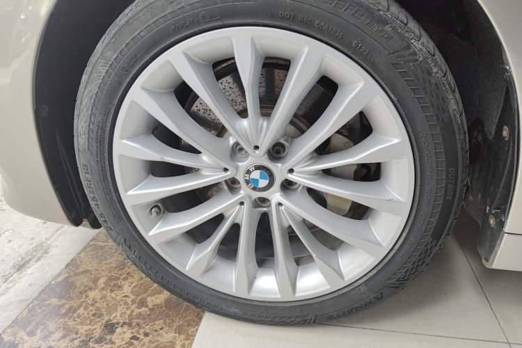 Used BMW 5 Series New Energy 2020 530Le Luxury Package Left Front Wheel Hub
