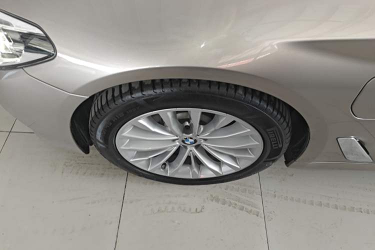 Used BMW 5 Series New Energy 2020 530Le Luxury Package Left Front Wheel Hub