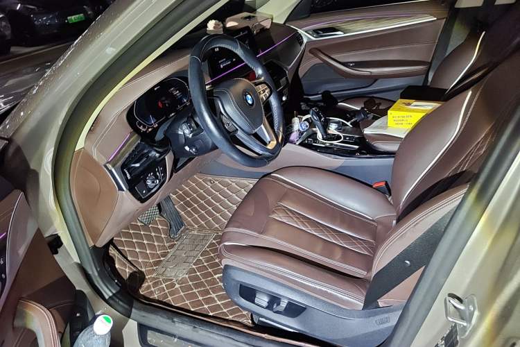 Used BMW 5 Series New Energy 2020 530Le Luxury Package Left Rear Seat