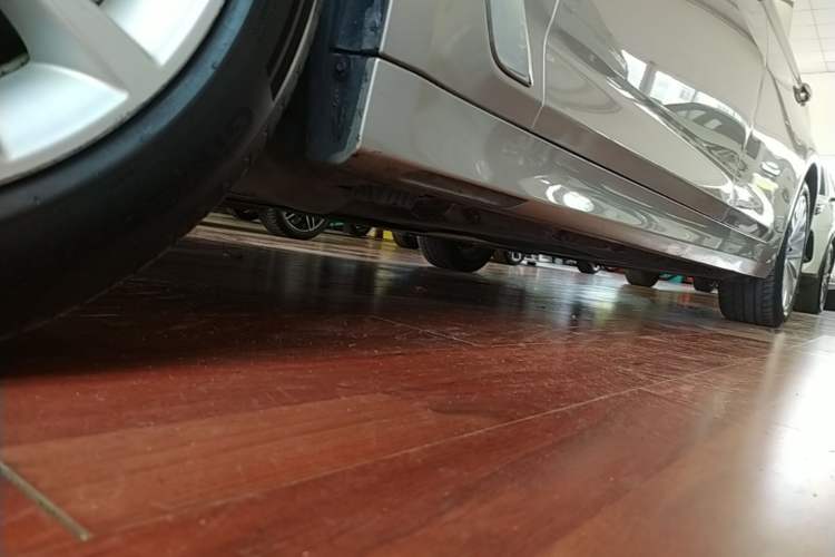 Used BMW 5 Series New Energy 2020 Mileage Upgrade Version 530Le Luxury Package Left Side Sill