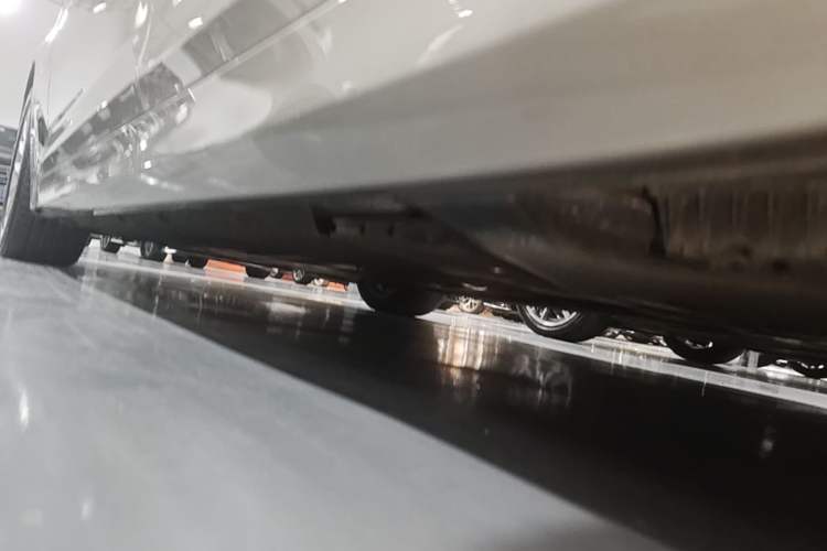 Used BMW 5 Series New Energy 2020 Mileage Upgrade Version 530Le Pioneer Edition Left Side Sill