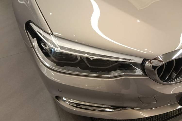 Used BMW 5 Series New Energy 2020 Mileage Upgrade Version 530Le Pioneer Edition Right Front Headlight