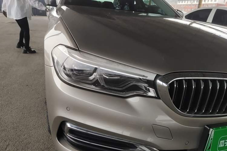 Used BMW 5 Series New Energy 2020 Mileage Upgrade Version 530Le Luxury Package Right Front Headlight