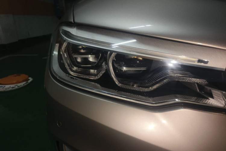 Used BMW 5 Series New Energy 2020 530Le Luxury Package Right Front Headlight