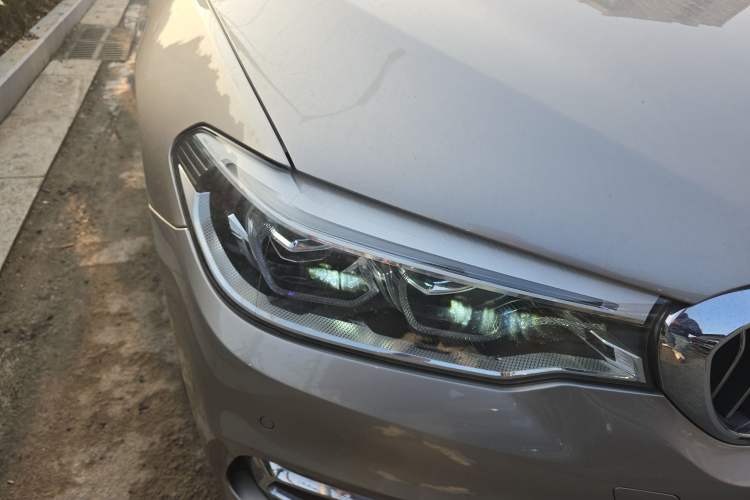 Used BMW 5 Series New Energy 2020 Mileage Upgrade Version 530Le Luxury Package Right Front Headlight