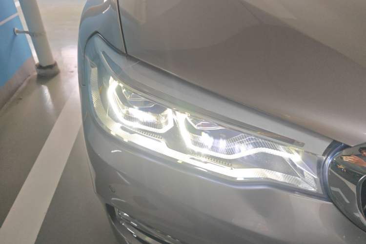 Used BMW 5 Series New Energy 2020 Mileage Upgrade Version 530Le Luxury Package Right Front Headlight