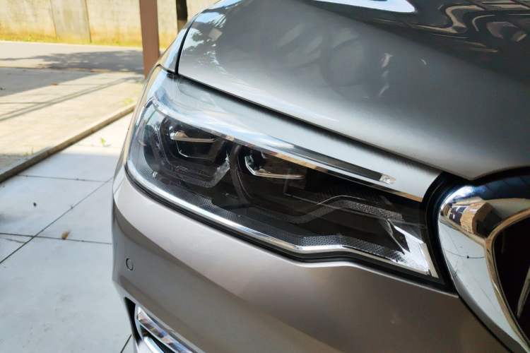 Used BMW 5 Series New Energy 2020 Mileage Upgrade Version 530Le Pioneer Edition Right Front Headlight