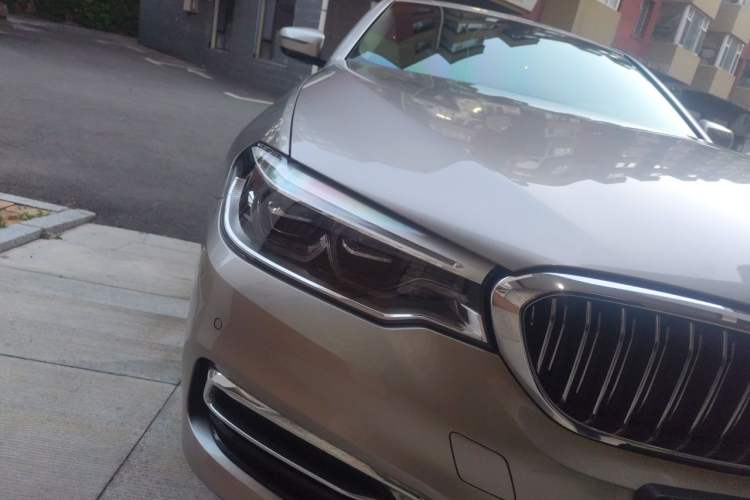 Used BMW 5 Series New Energy 2020 Mileage Upgrade Version 530Le Pioneer Edition Right Front Headlight